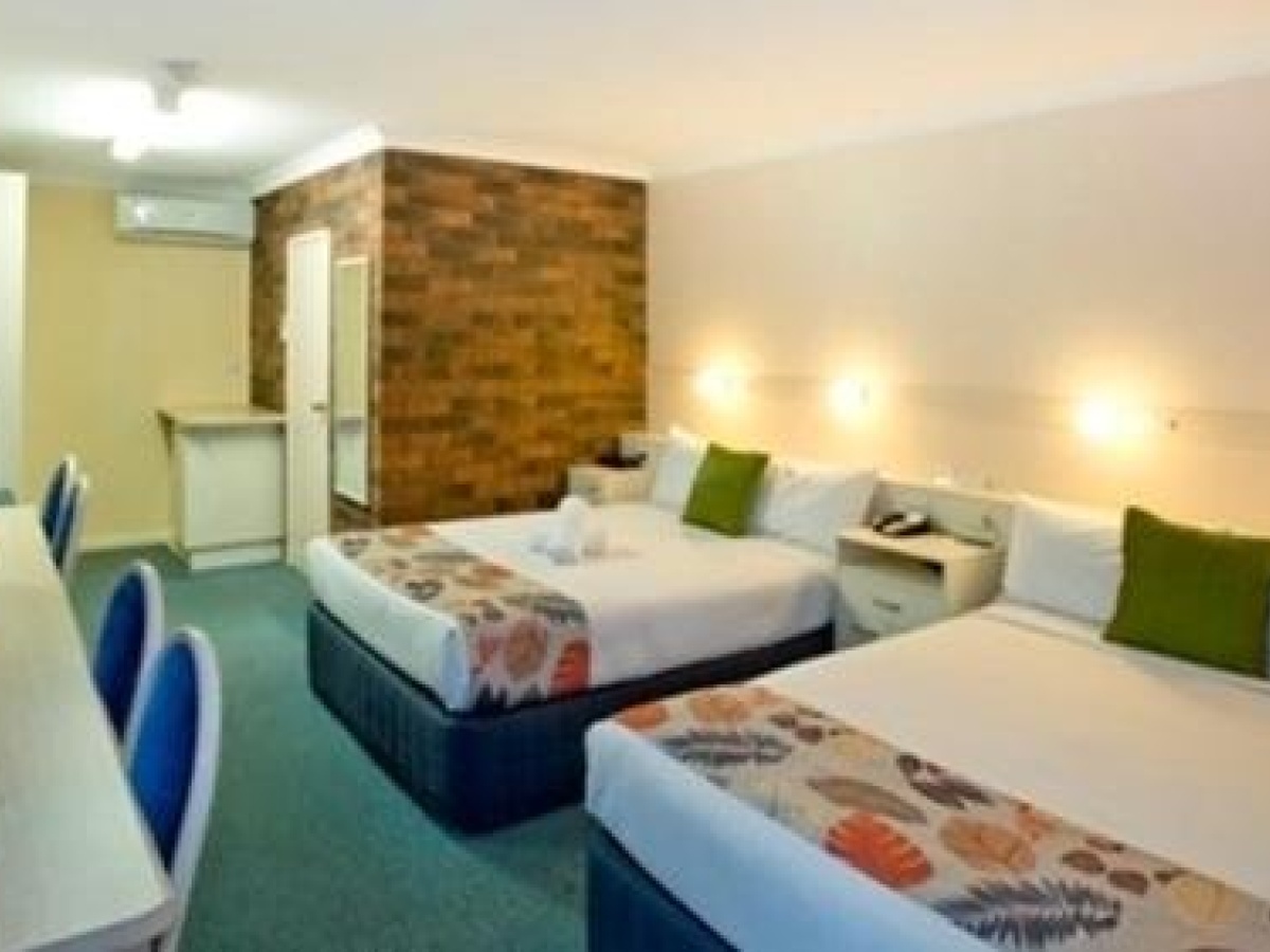 Best Western Parkside Motor Inn photo