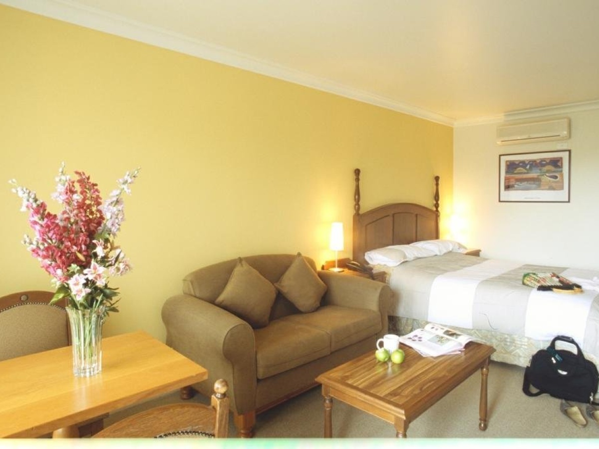 Best Western Plus The Tudor Box Hill photo