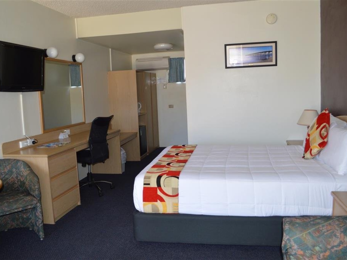 Best Western Zebra Motel photo