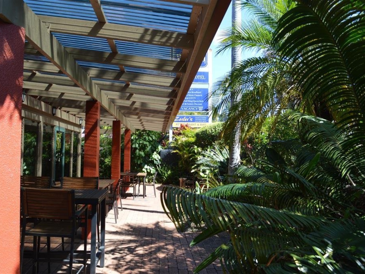 Best Western Zebra Motel photo