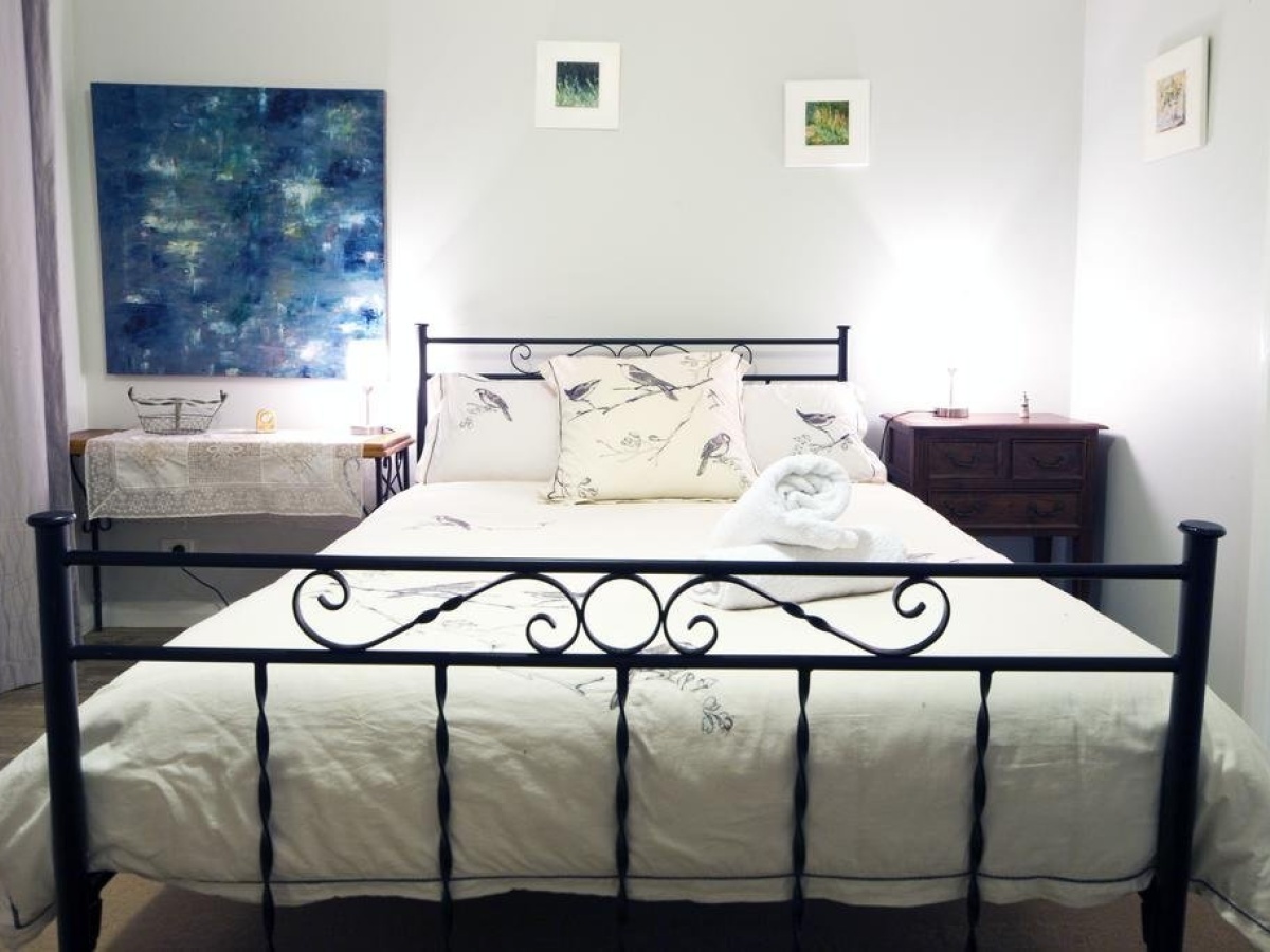 Bettenay’s Lakeside Spa Apartment and Chalets photo
