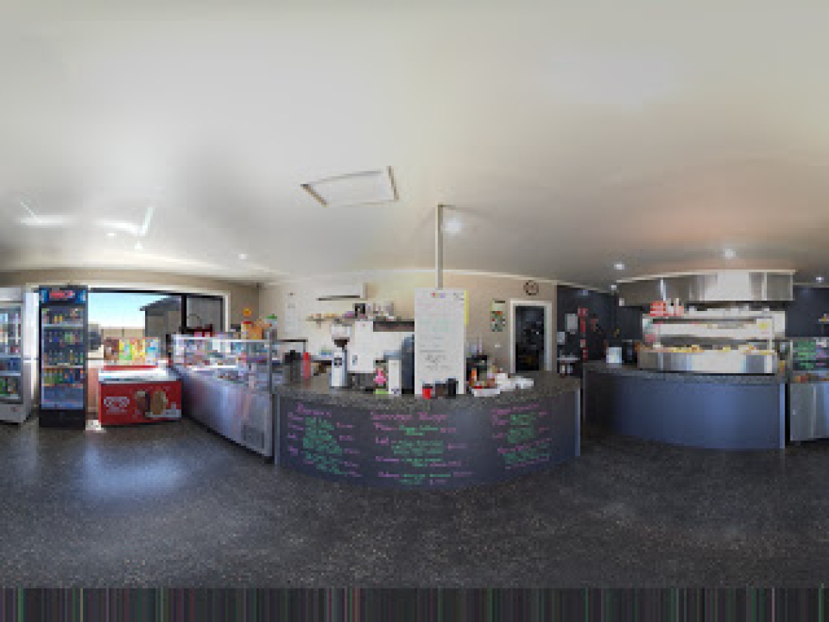 Boltons Takeaway photo