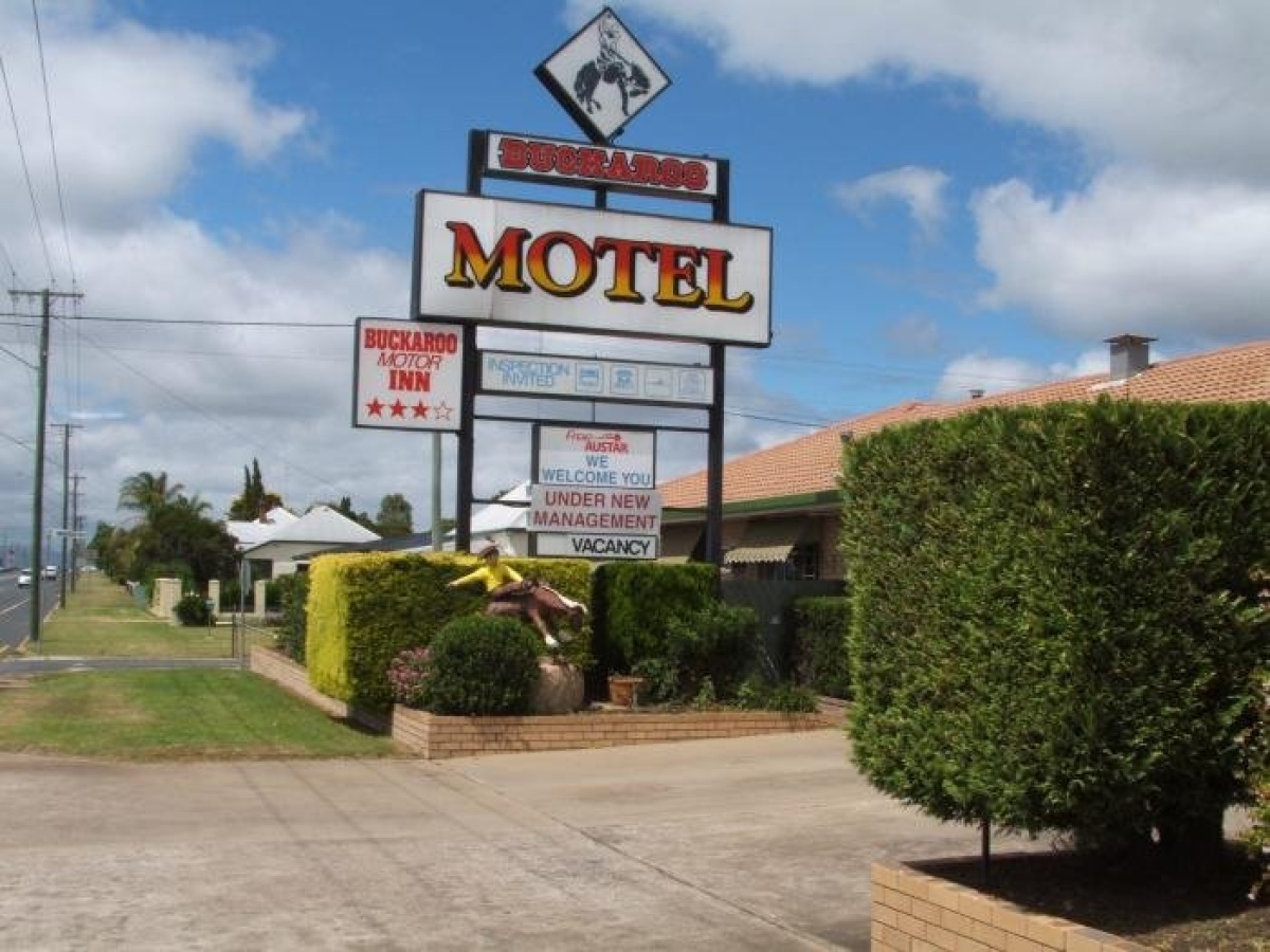 Buckaroo Motor Inn photo