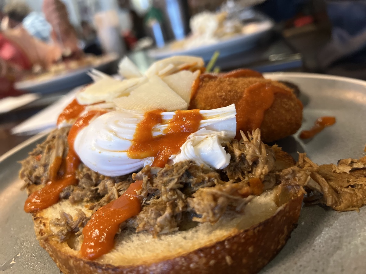 Bull & Bear Cafe – Restaurant photo
