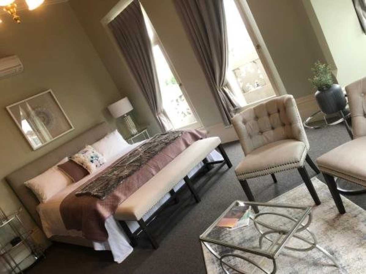 Bull and Mouth Hotel photo
