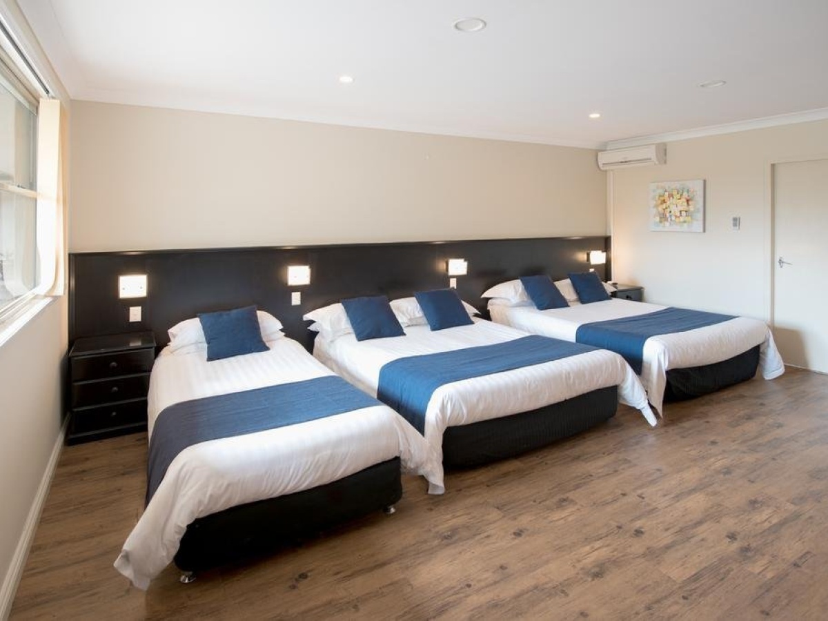 Bundanoon Country Inn Motel photo