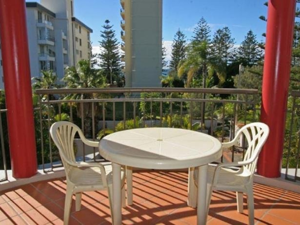 Burleigh on the Beach photo