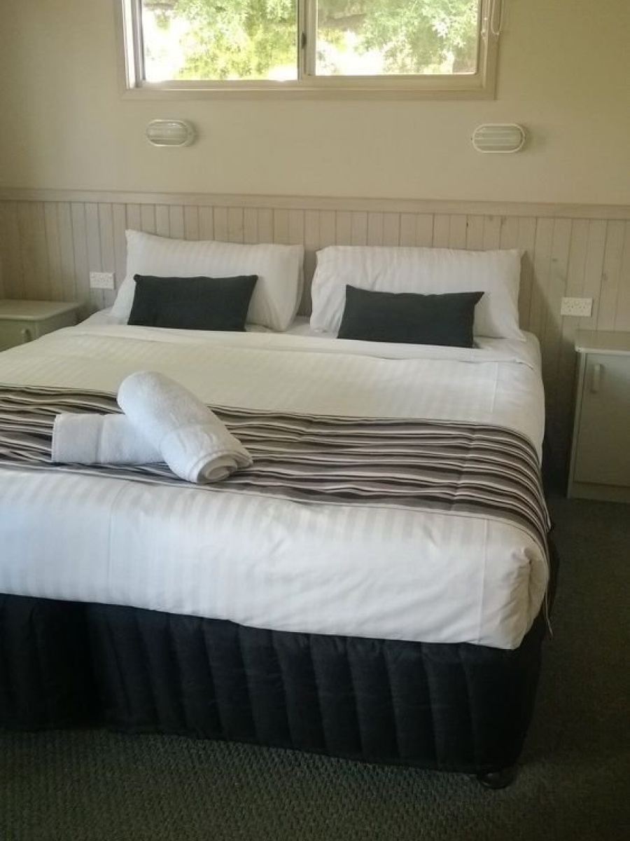 Canberra Carotel Motel photo