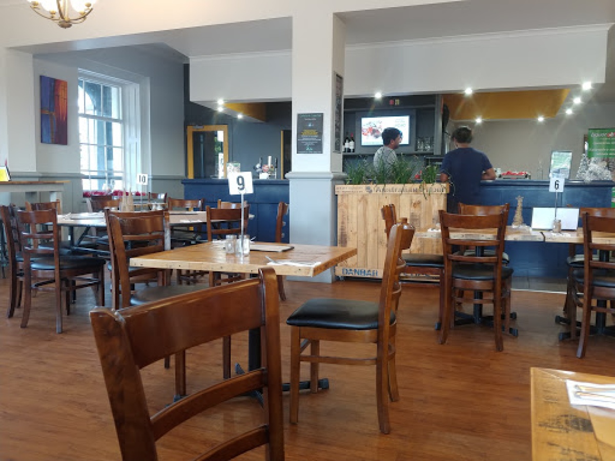 Commercial Hotel photo