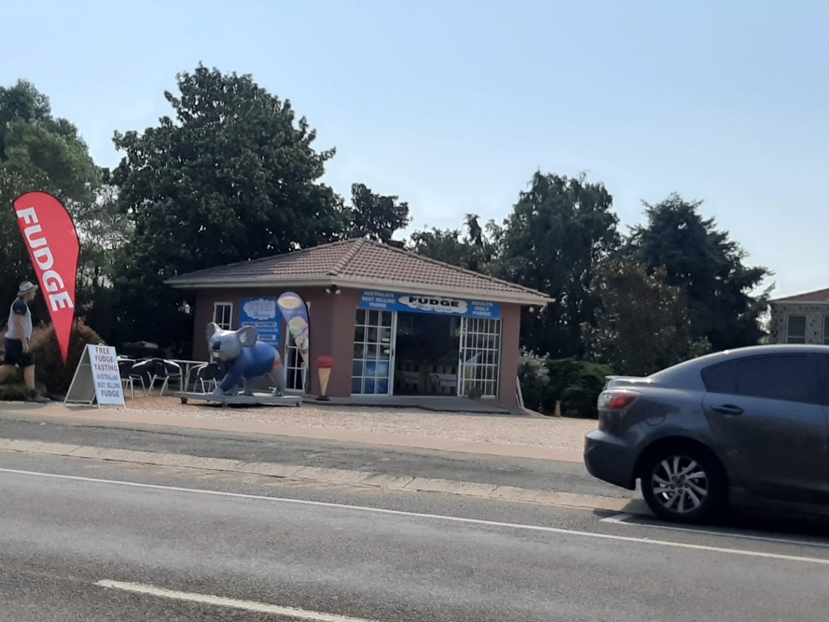 cafe on tamborine photo