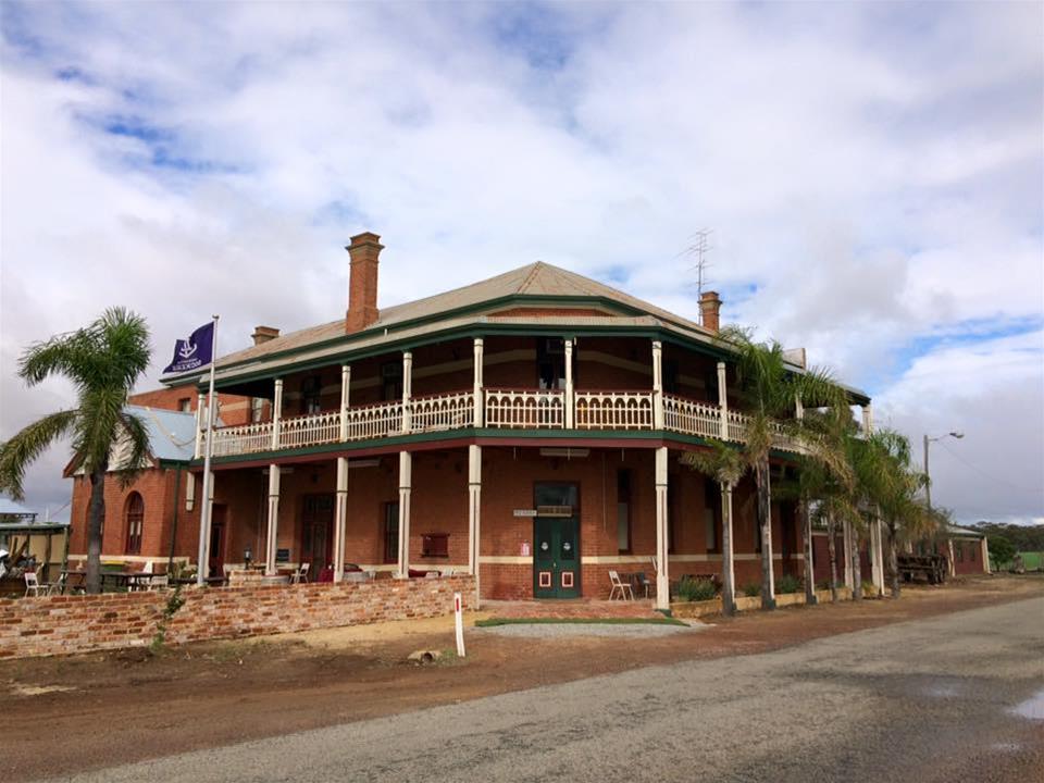 Greenhills Inn Bar and Cafe, GREENHILLS