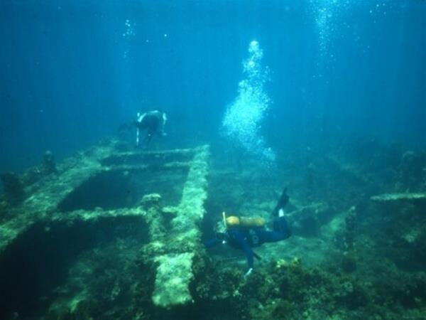 Diving at the Macedon and Denton Holmes Wrecks