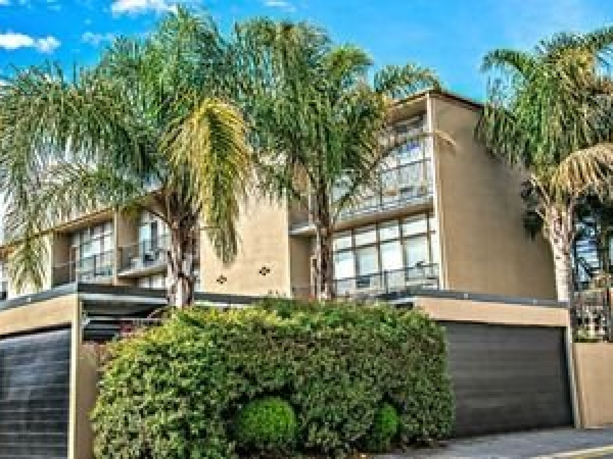 Adelaide DressCircle Apartments – Ward St