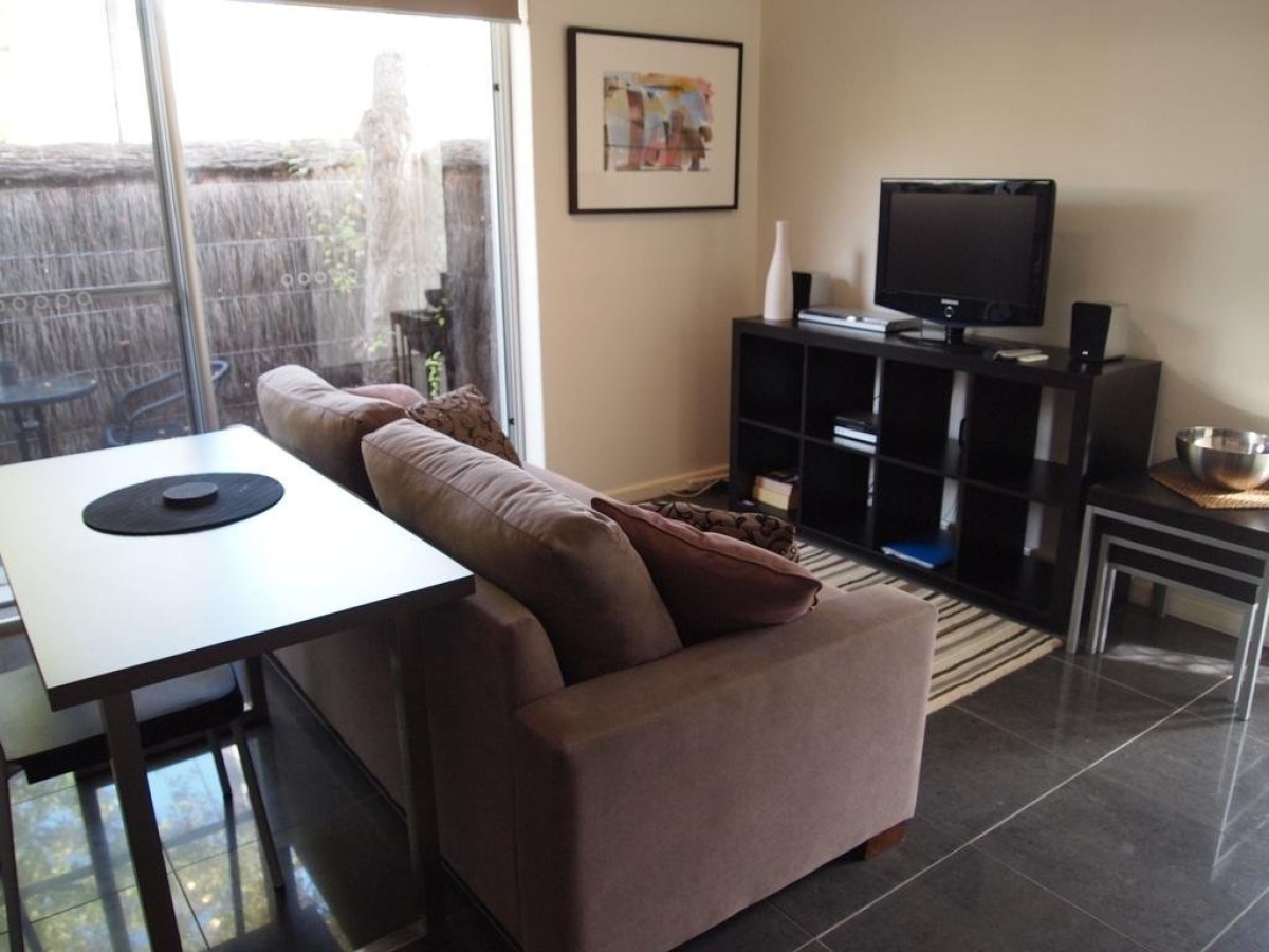 ADELAIDE DRESSCIRCLE APARTMENTS – GOVER STREET
