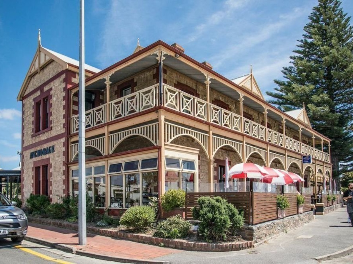 Anchorage Seafront Hotel
