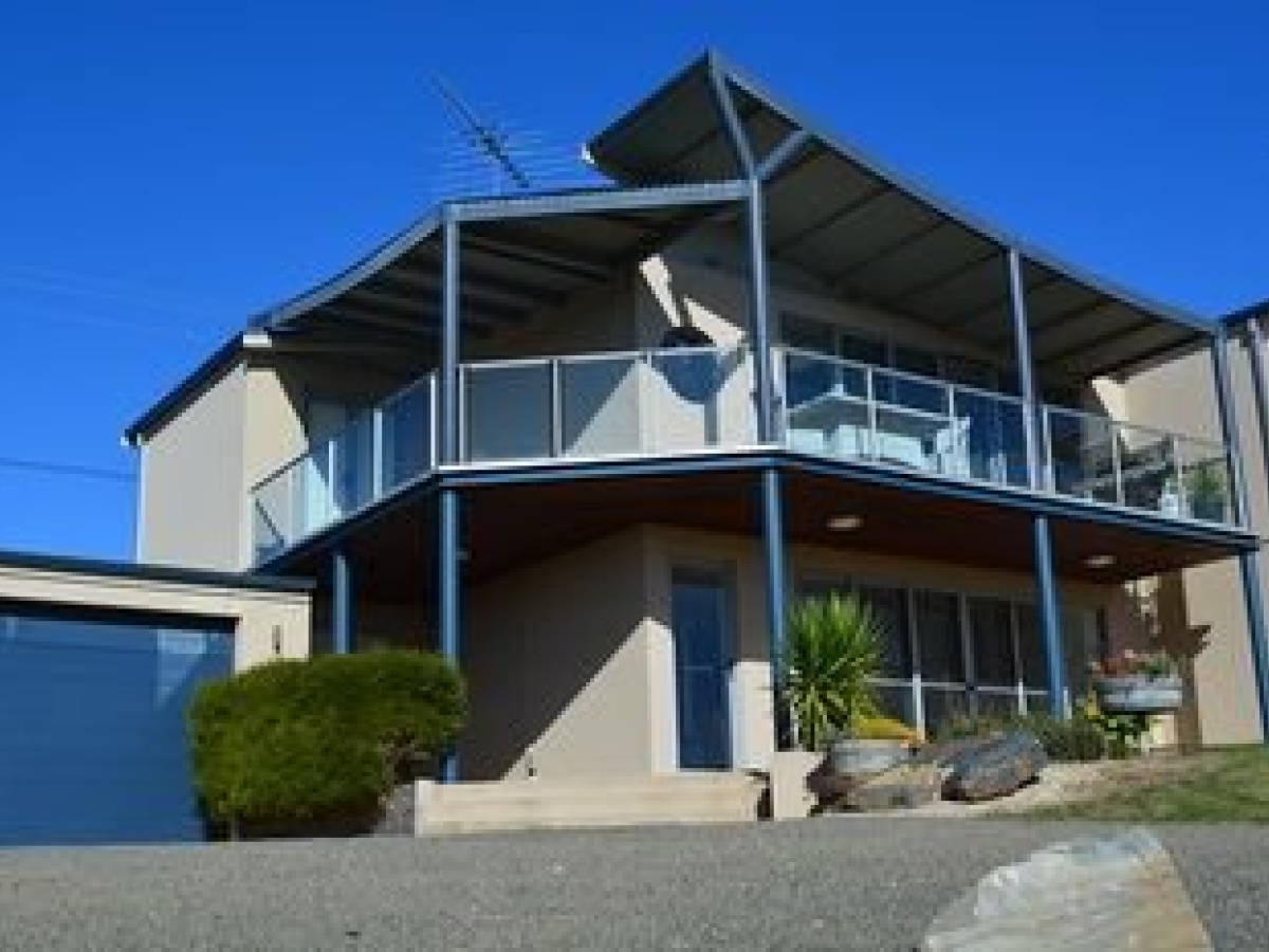 Shearwaters Apartment, Ocean Views