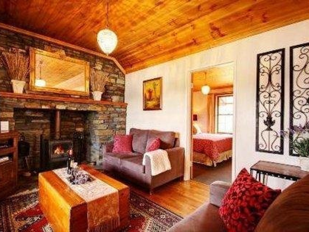 Stonewell Cottages and Vineyards