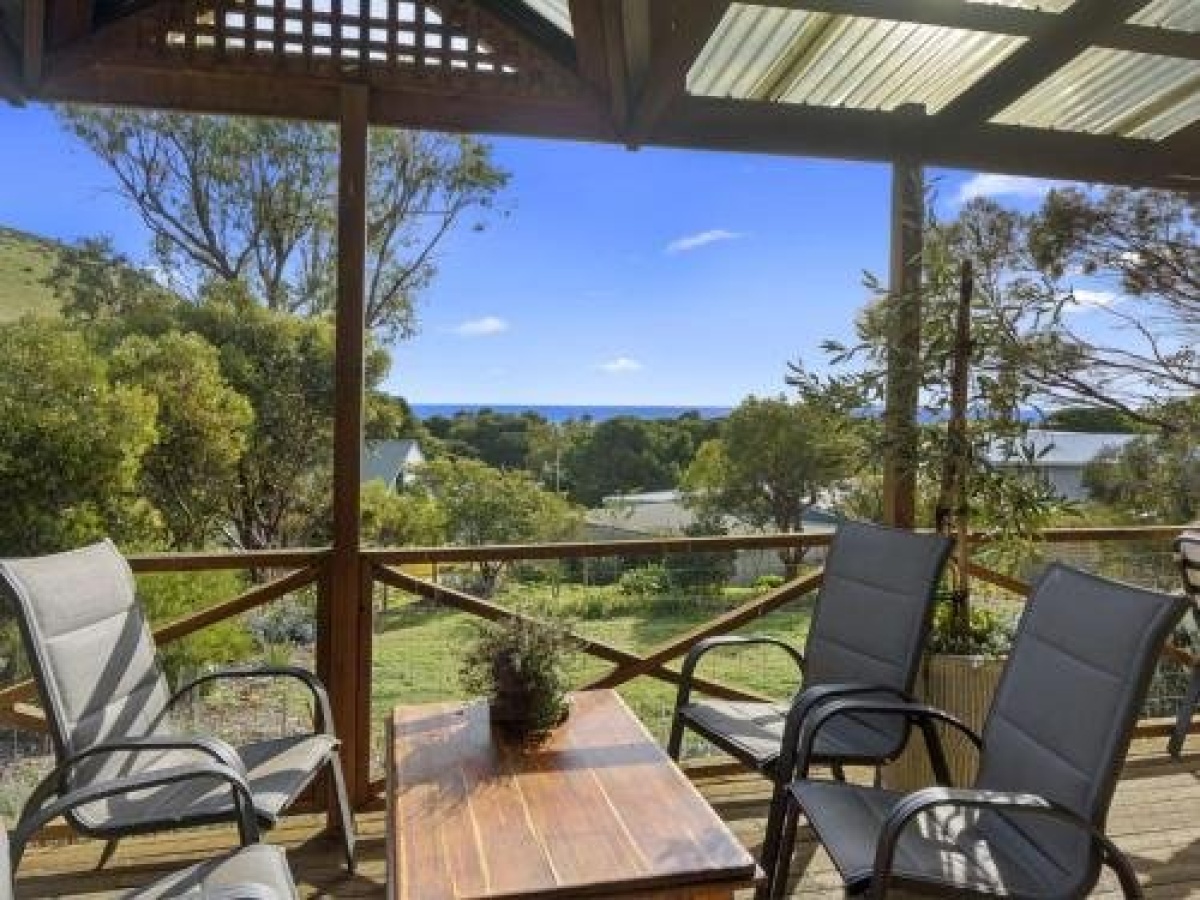 Sandy Feet Retreat – 13 Scenic View Drive