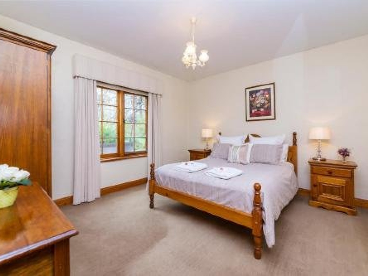 Country Pleasures Bed and Breakfast