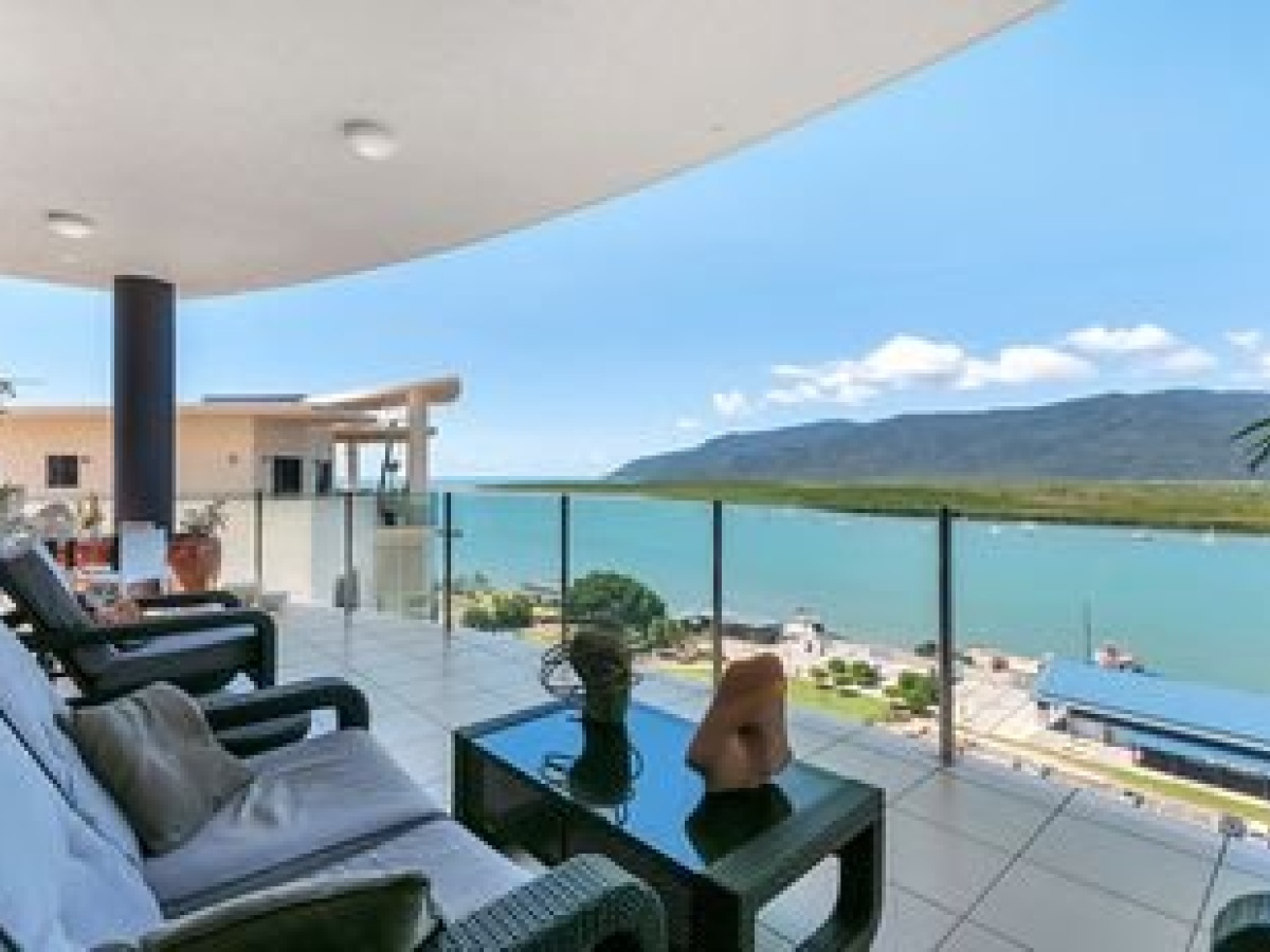 15th Floor, Cairns City Luxury