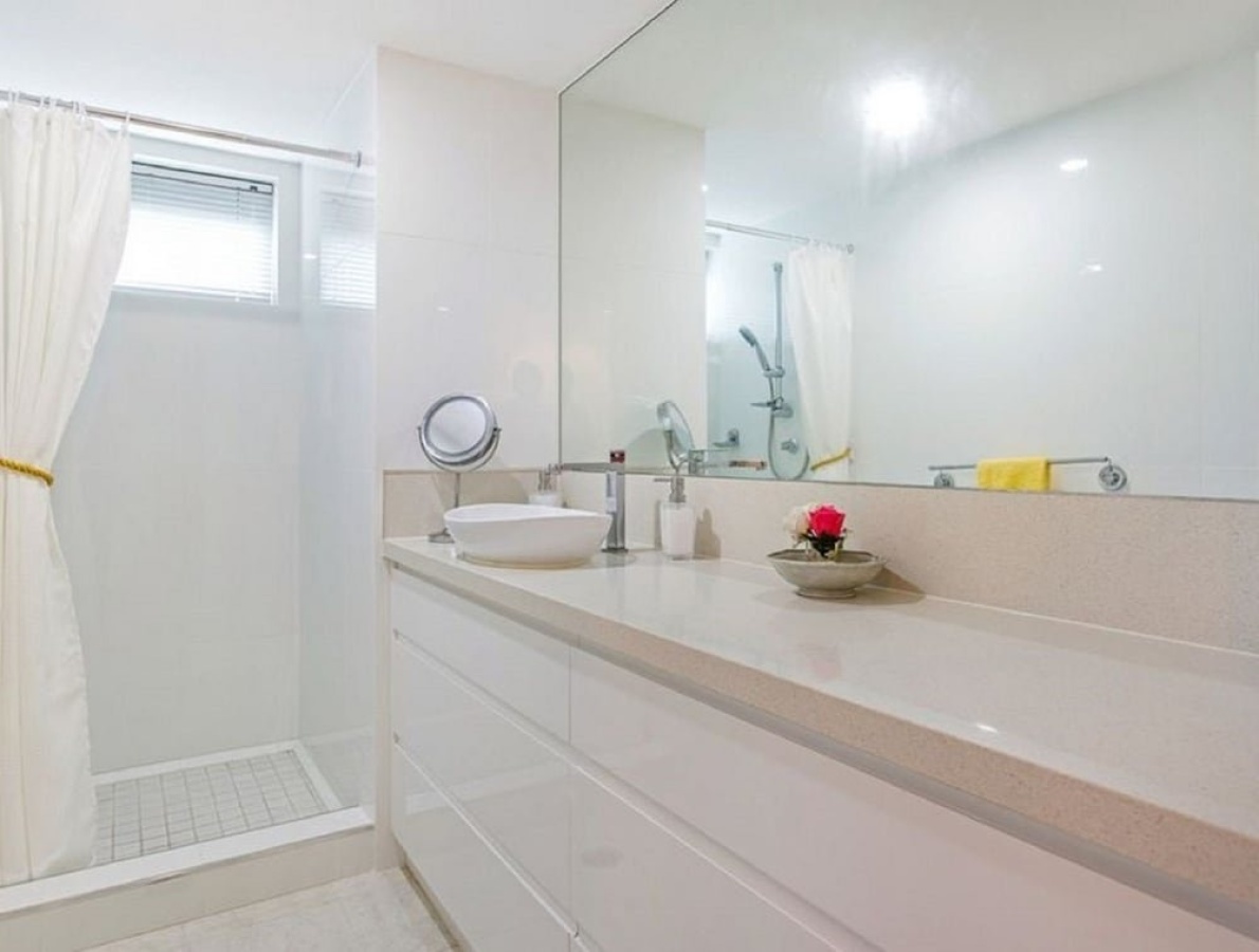 Cairns Luxury Seafront Apartment