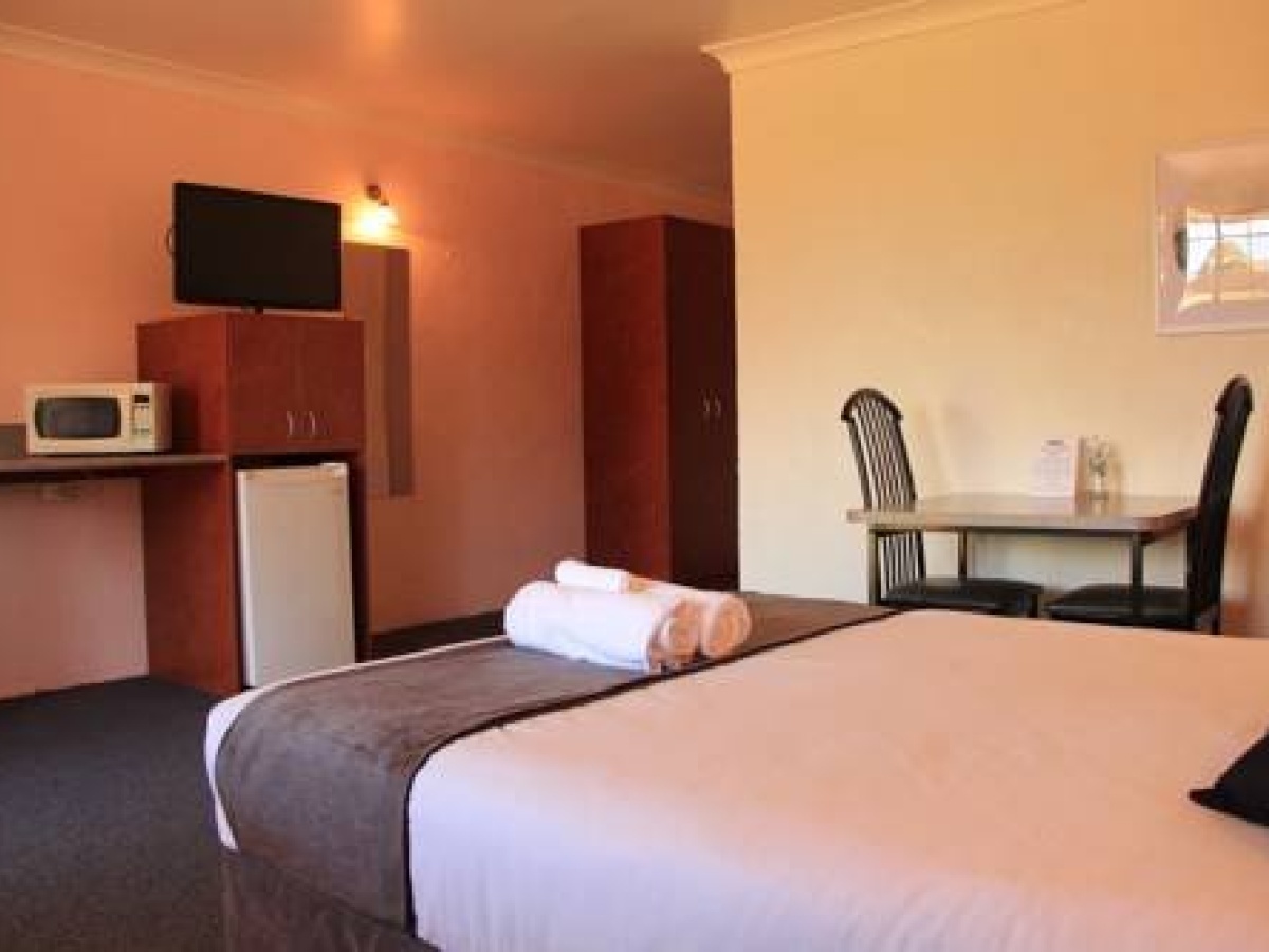 CHILL-OUT LAKESIDE – Forster