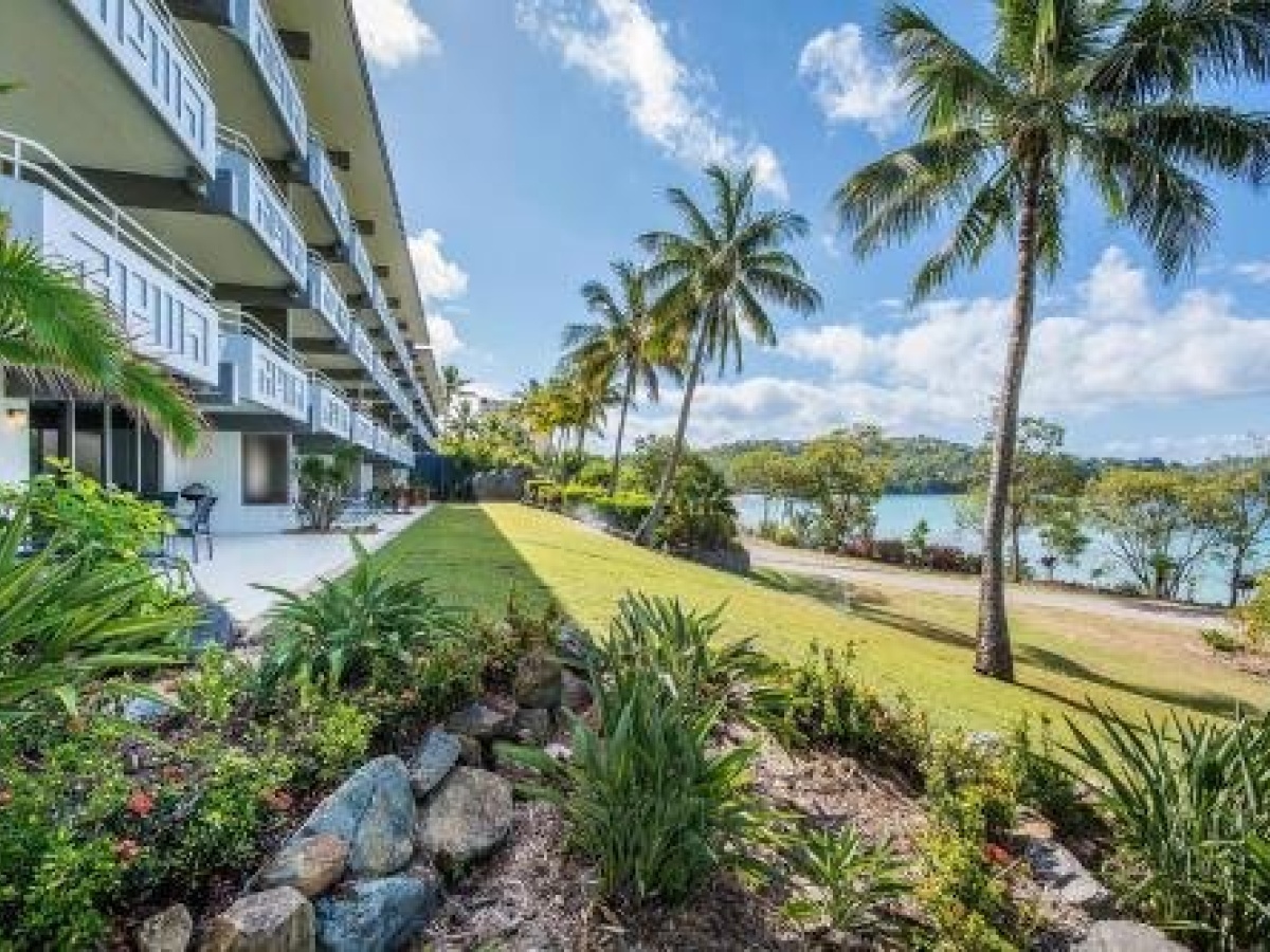 Beachfront Hamilton Island
