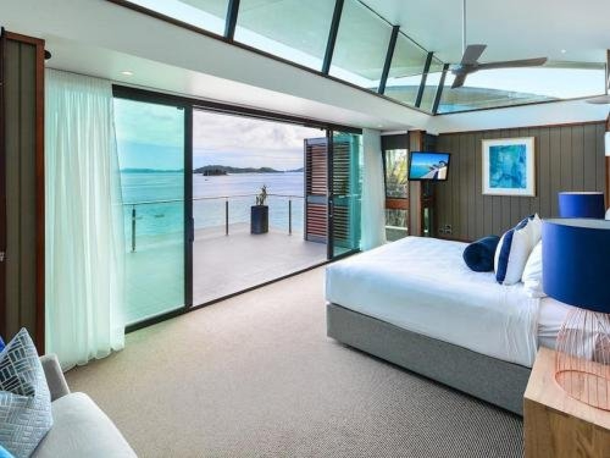 Yacht Club Villa