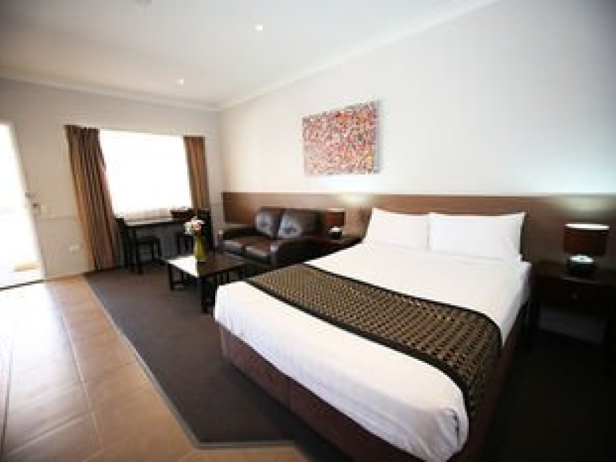 Roma Inland Motor Inn