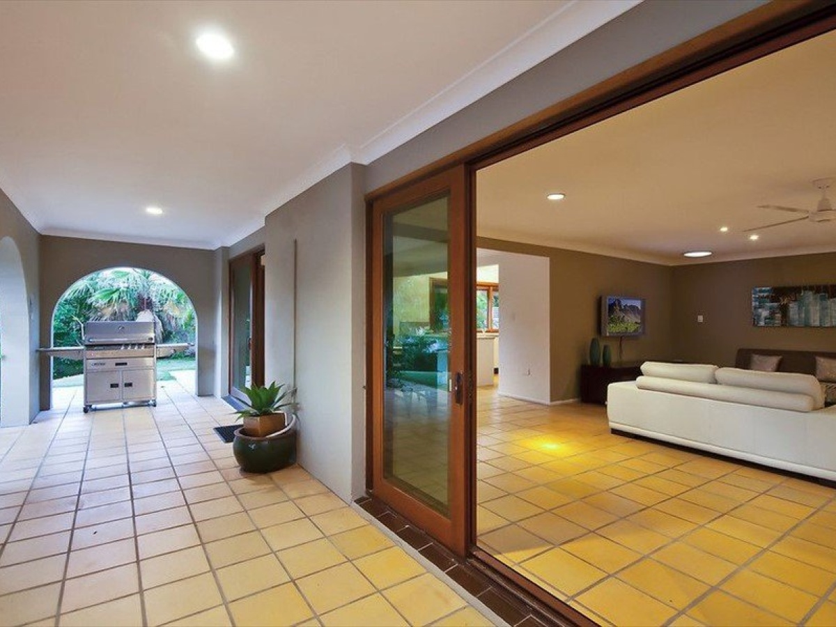 BAL HARBOUR BROADBEACH WATERS HOLIDAY HOME