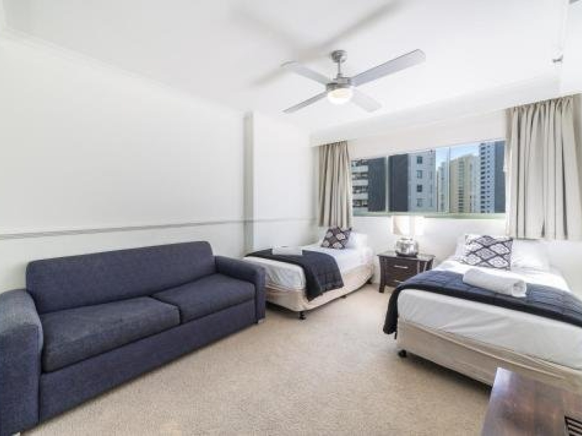 Meriton On Main Beach