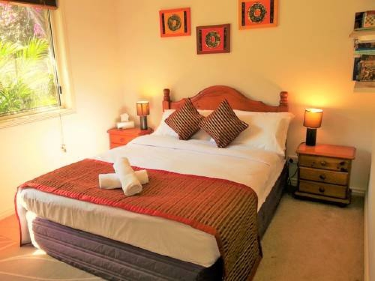 Nirvana at Montville, Flaxton