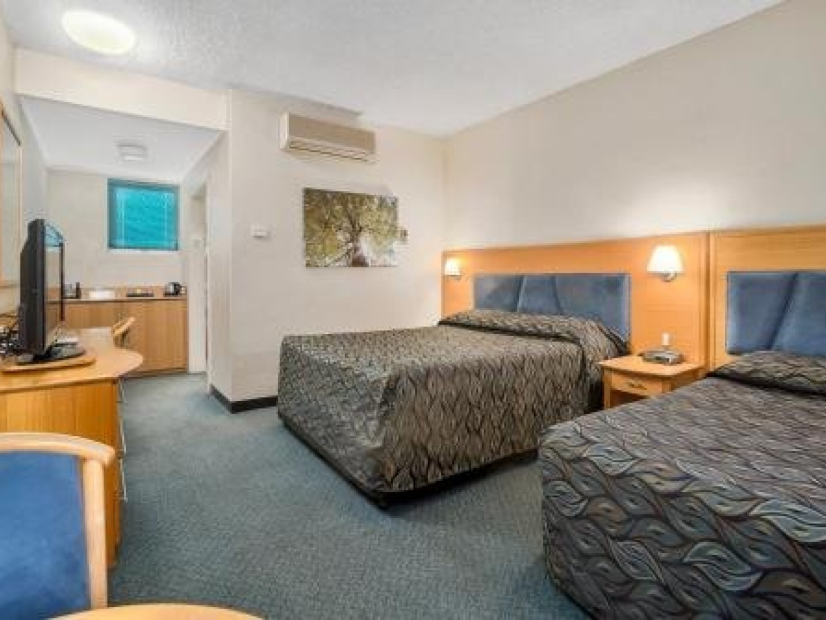 Park Motor Inn
