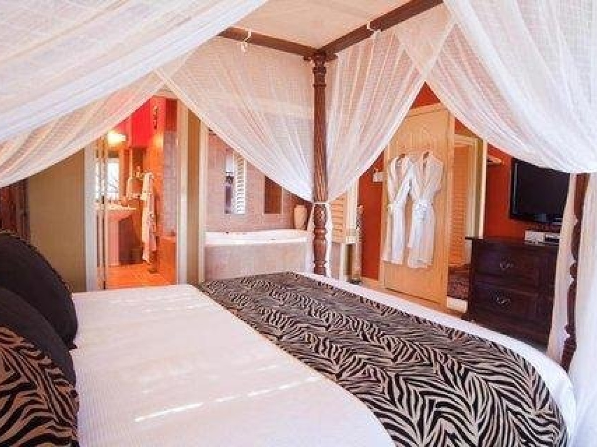 Avocado Sunset Bed & Breakfast