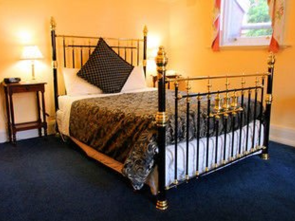 The Lodge on Elizabeth Boutique Hotel