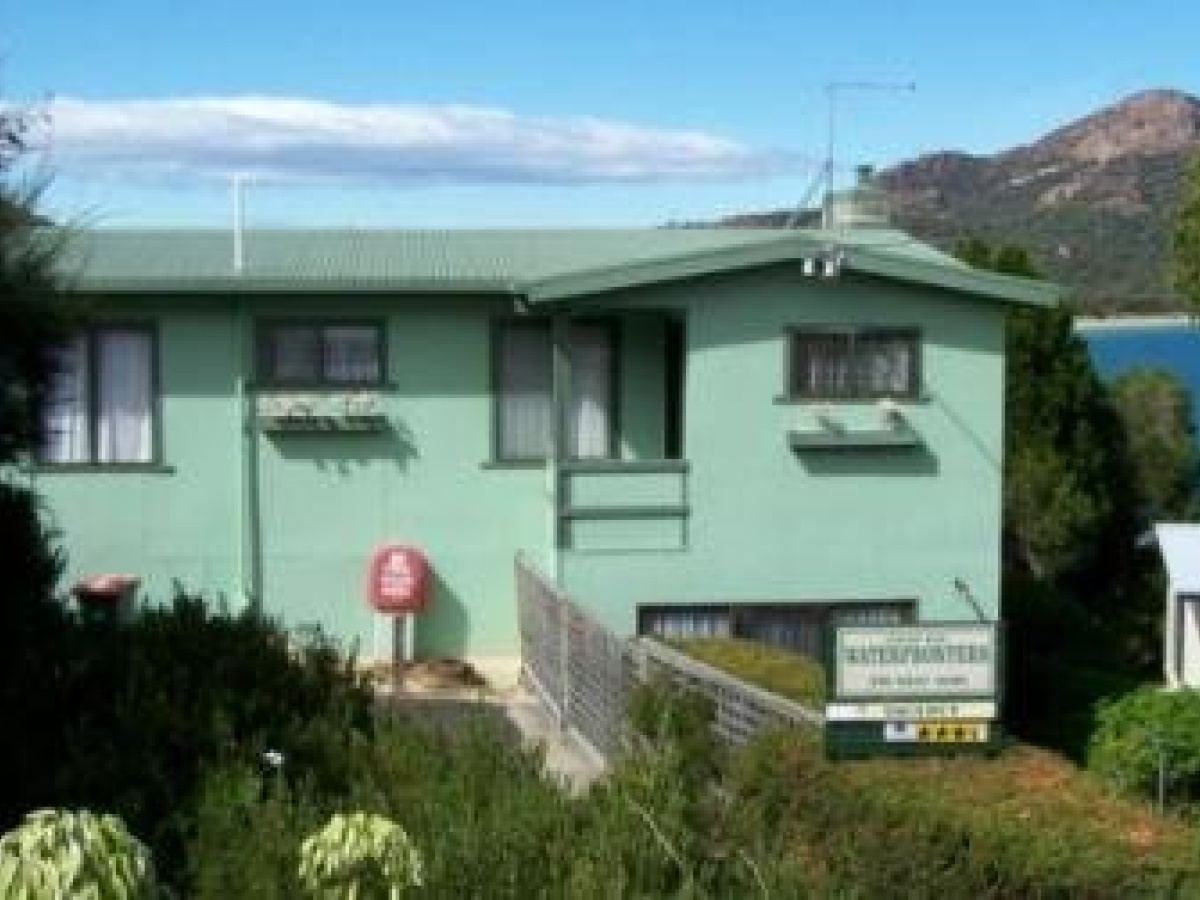 Coles Bay Waterfronter 1