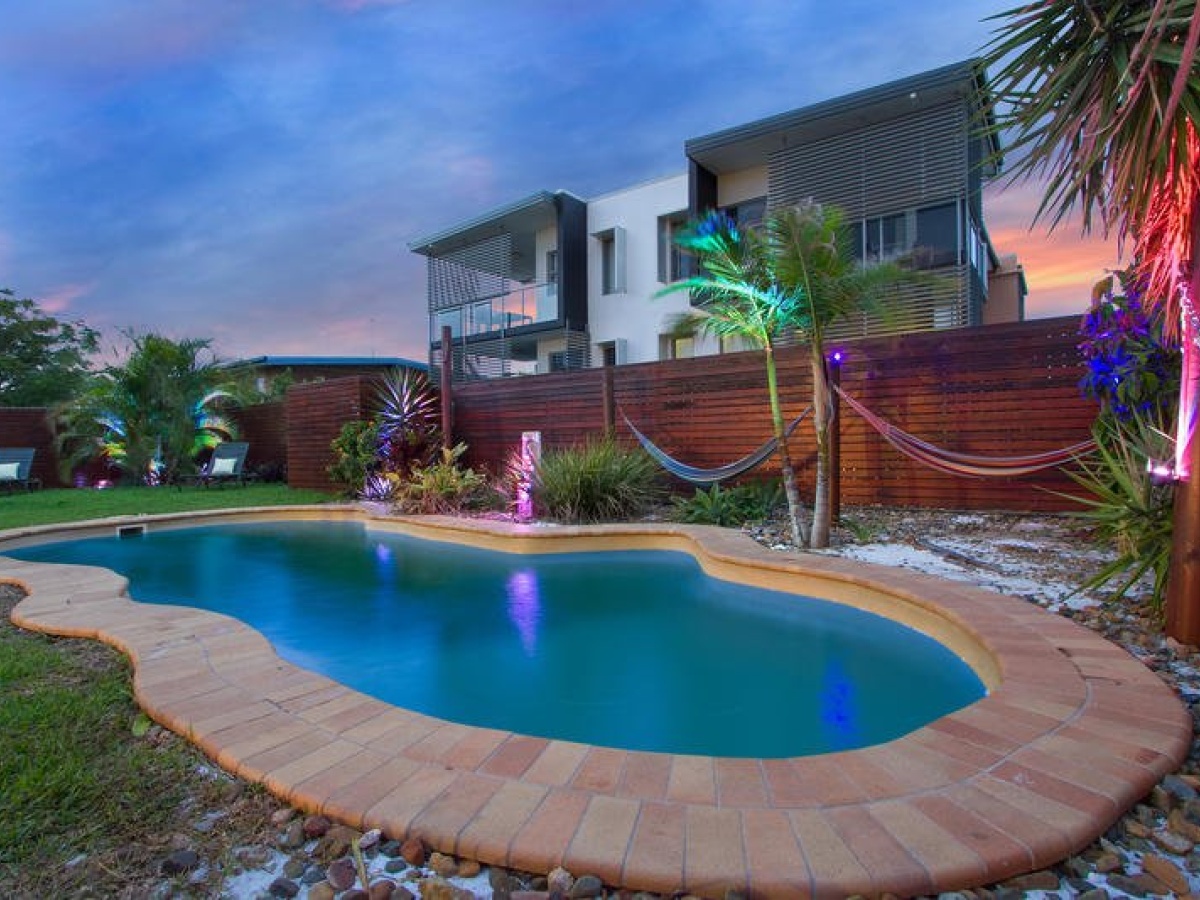 Gladstone Backpackers