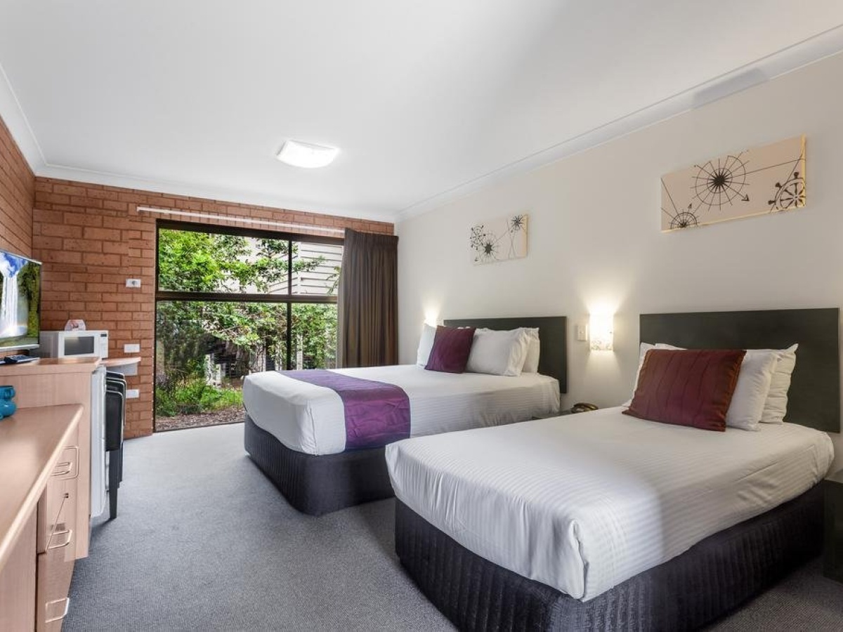 Airport Admiralty Motel