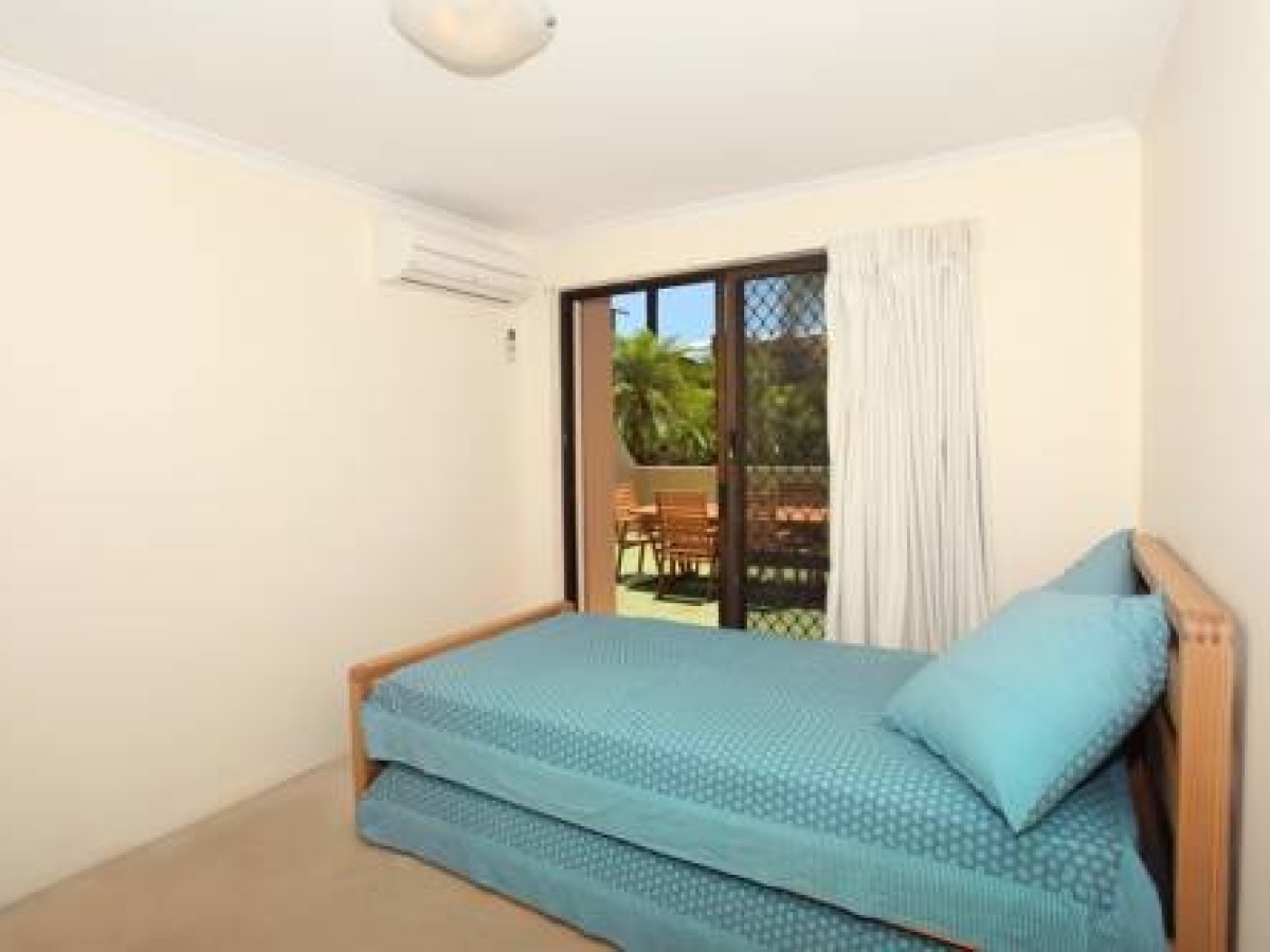 Beachport 14 – Newly Renovated 2 Bedroom Apt on Parkyn Parade with Aircon