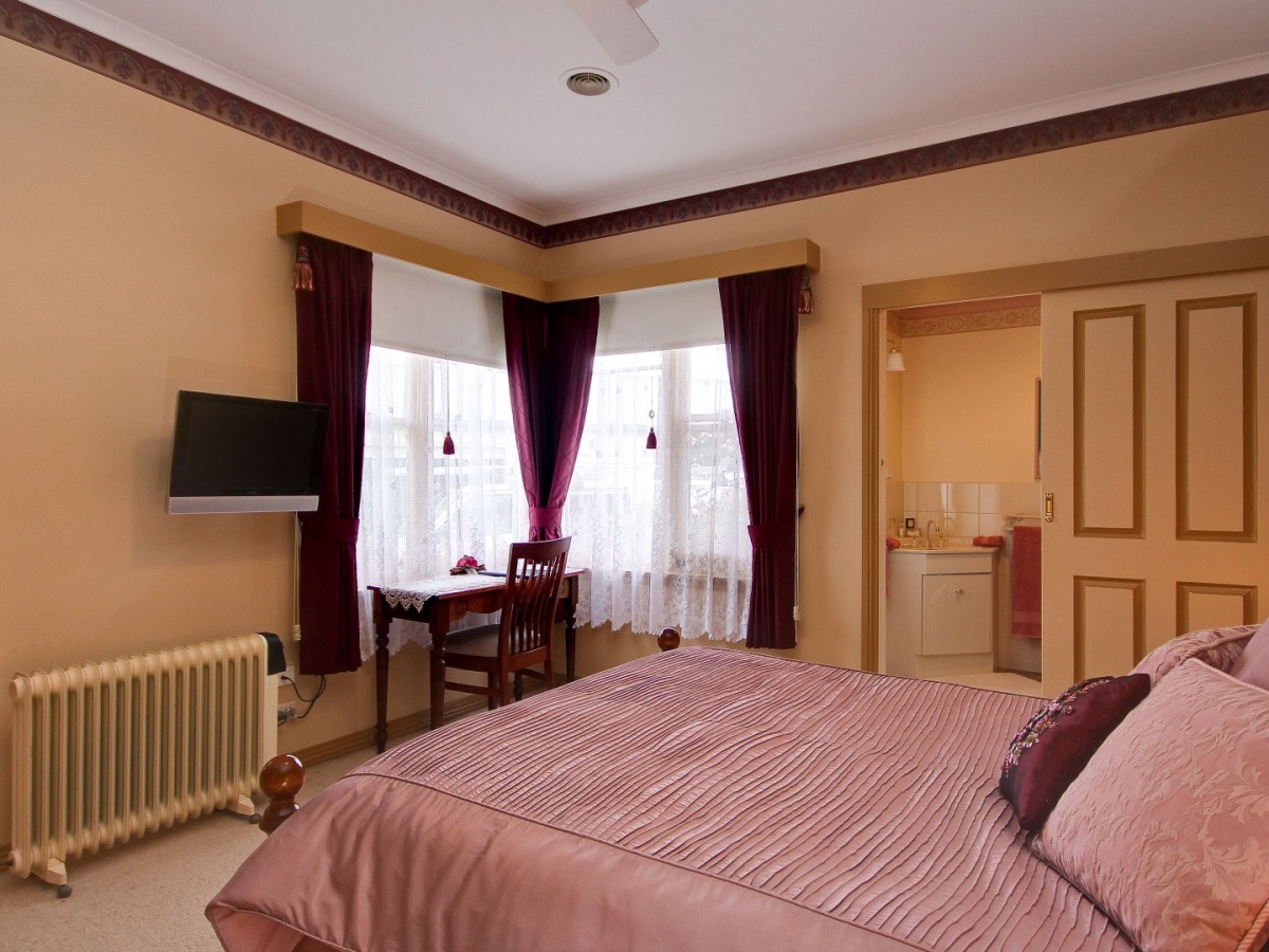 B & B AT WINTERBROOK