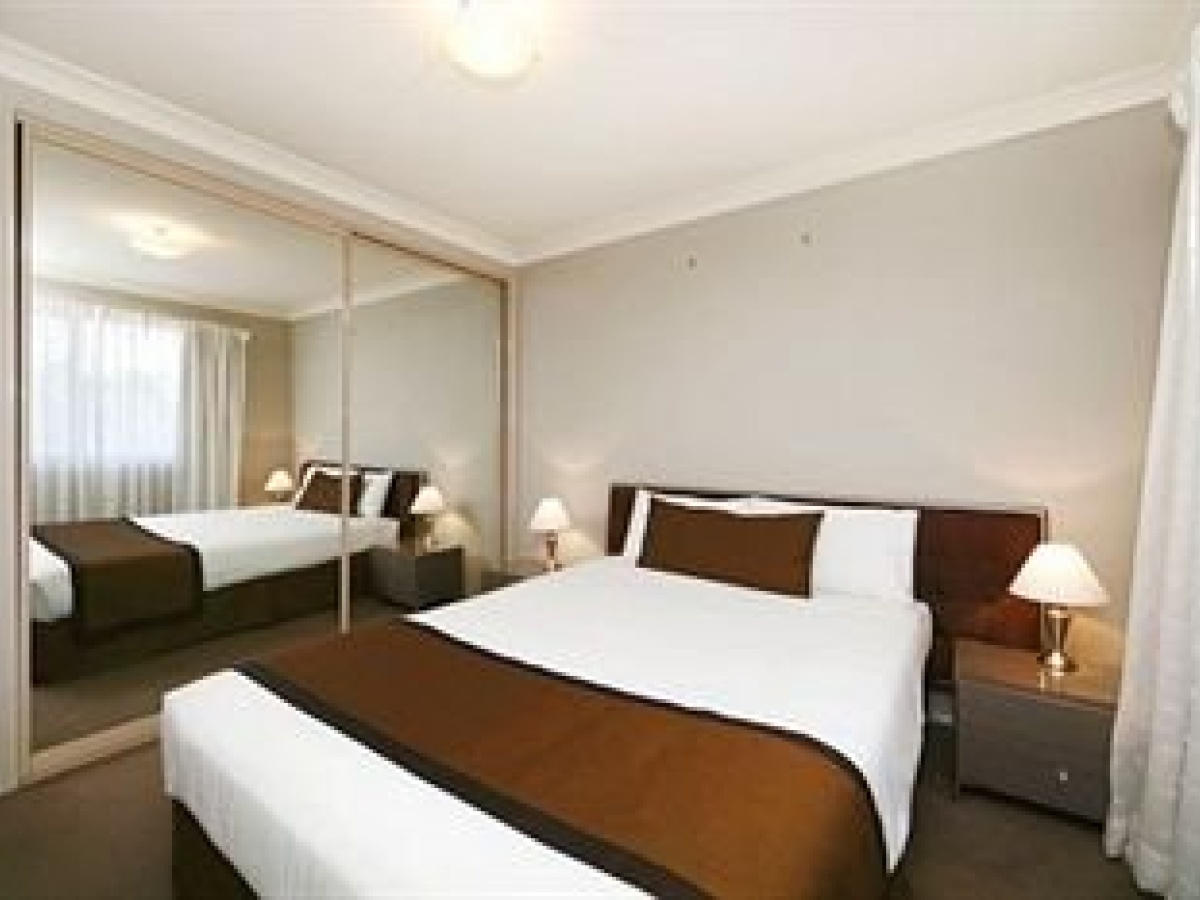 Pinnacle Apartments