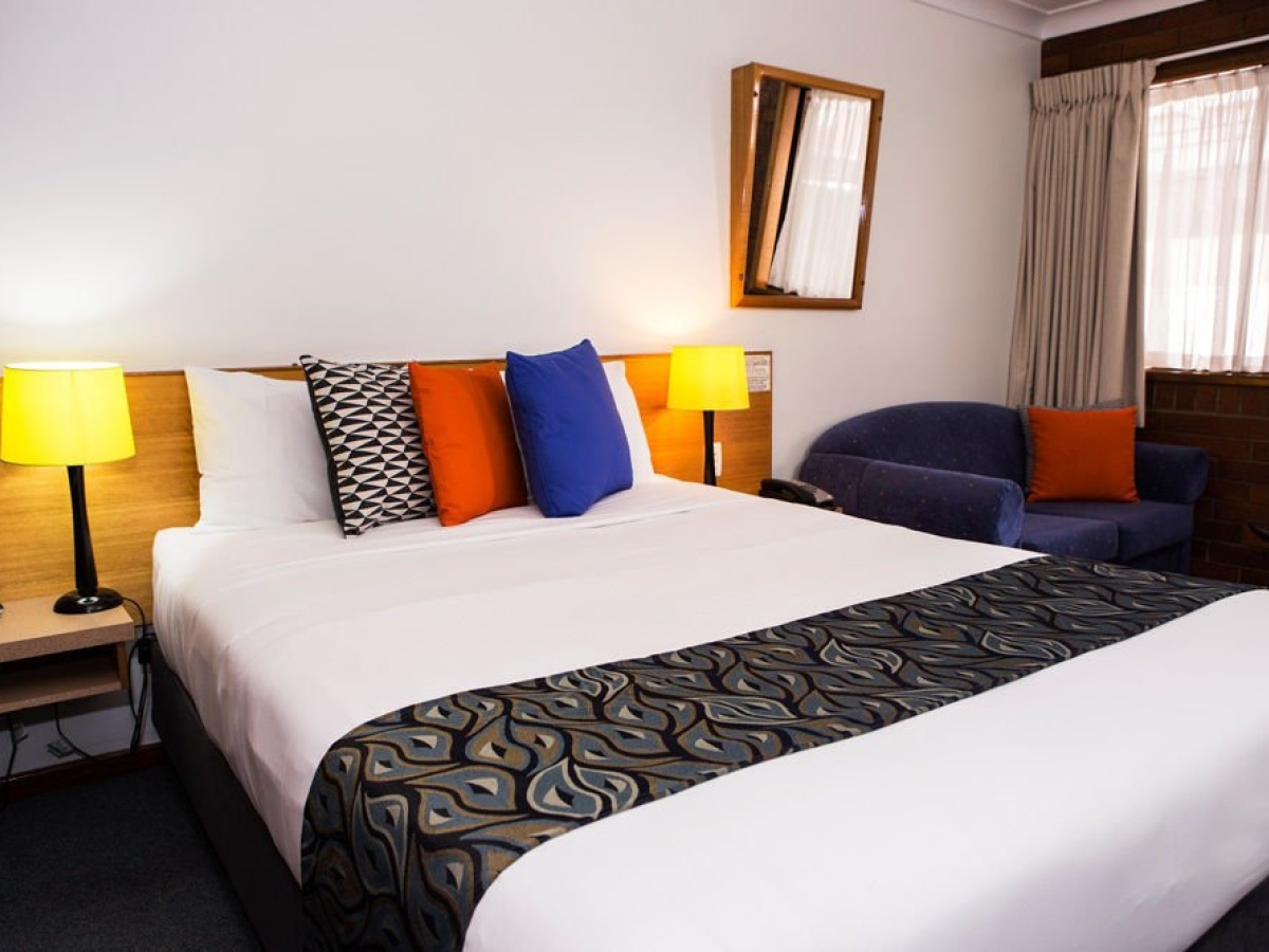 Country Pathfinder Motor Inn