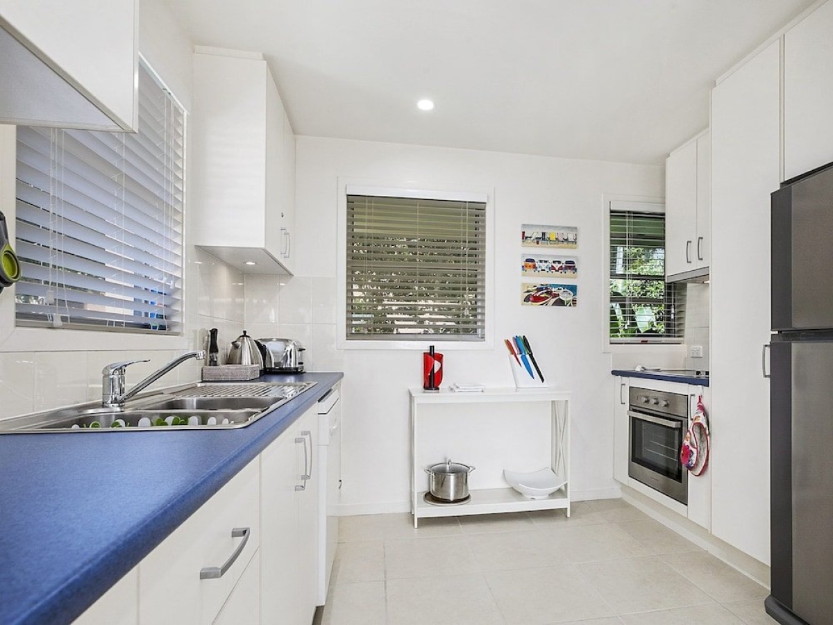 A Stylish Apartment with Noosa Views! – Unit 6 Yaringa 29 Noosa Drive
