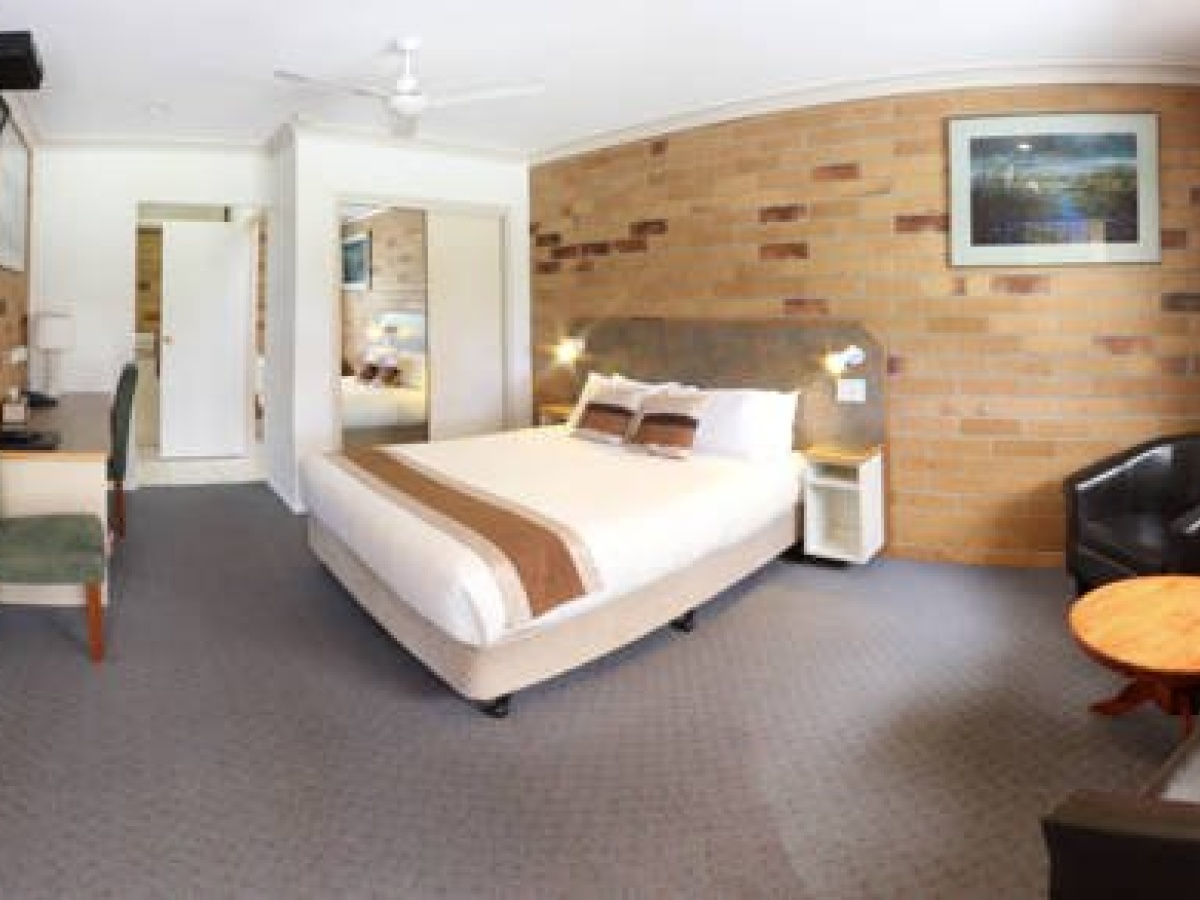 Copper Country Motor Inn & Restaurant