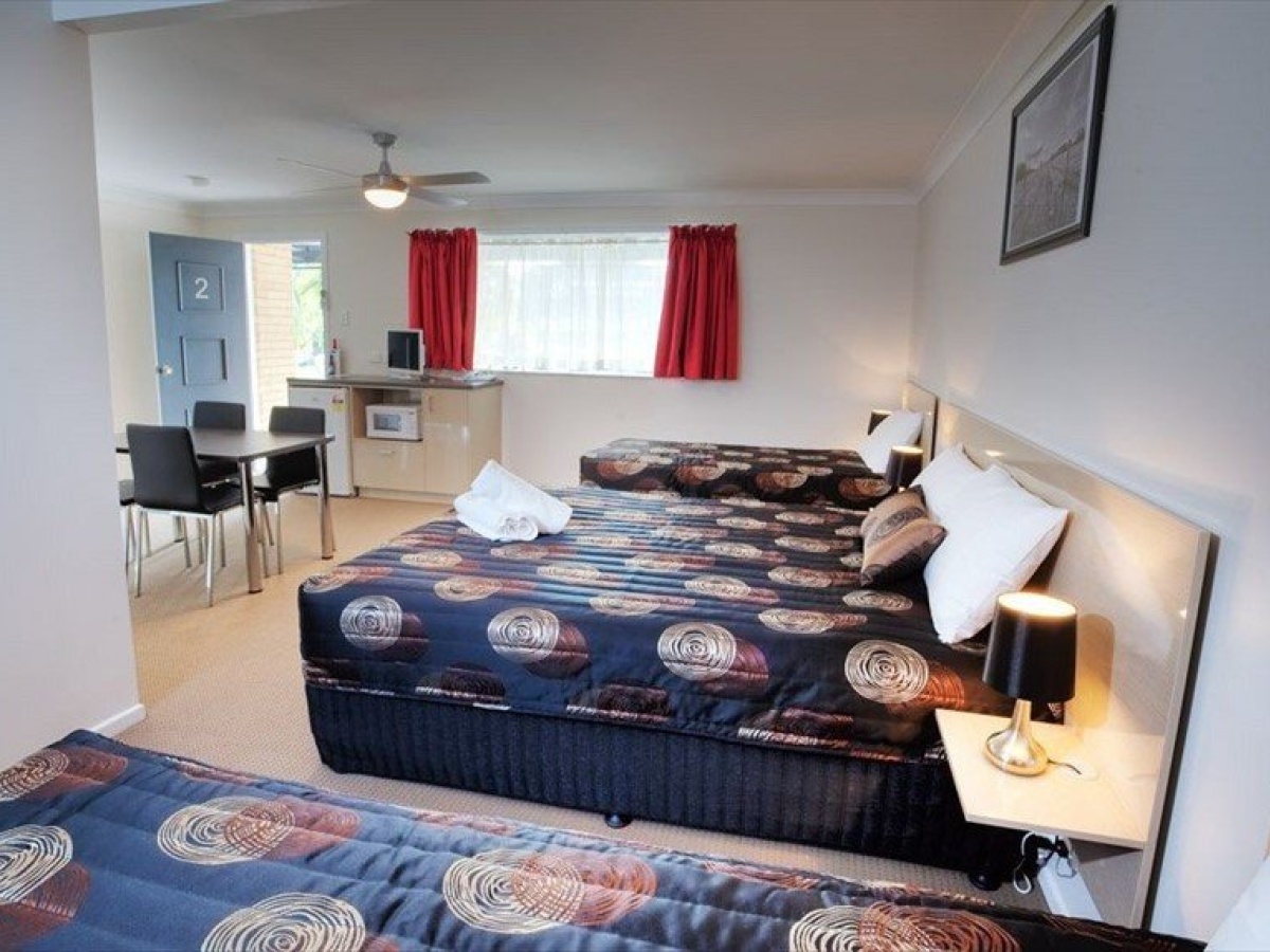 High Street Motor Inn