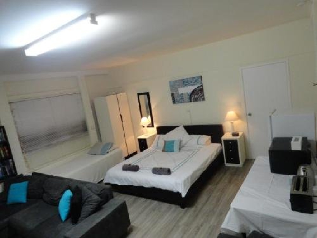 Cleveland B&B – Private Studio Room