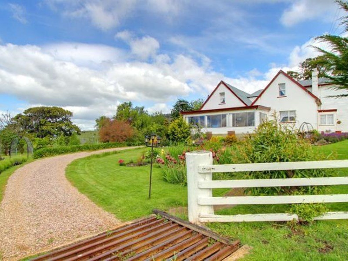 Roslyn House B&B, Bushy Park