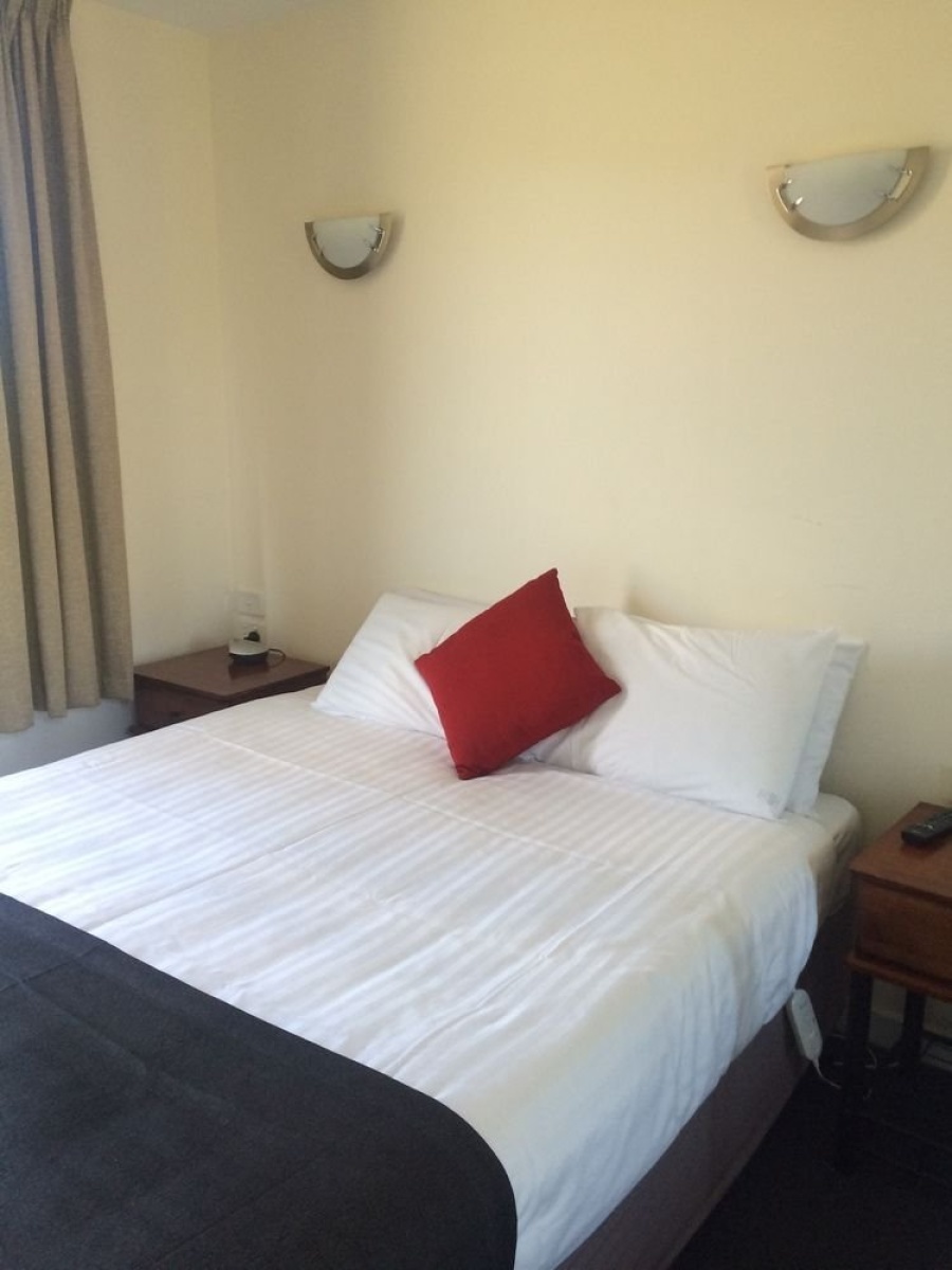Olde Tudor Hotel, Prospect