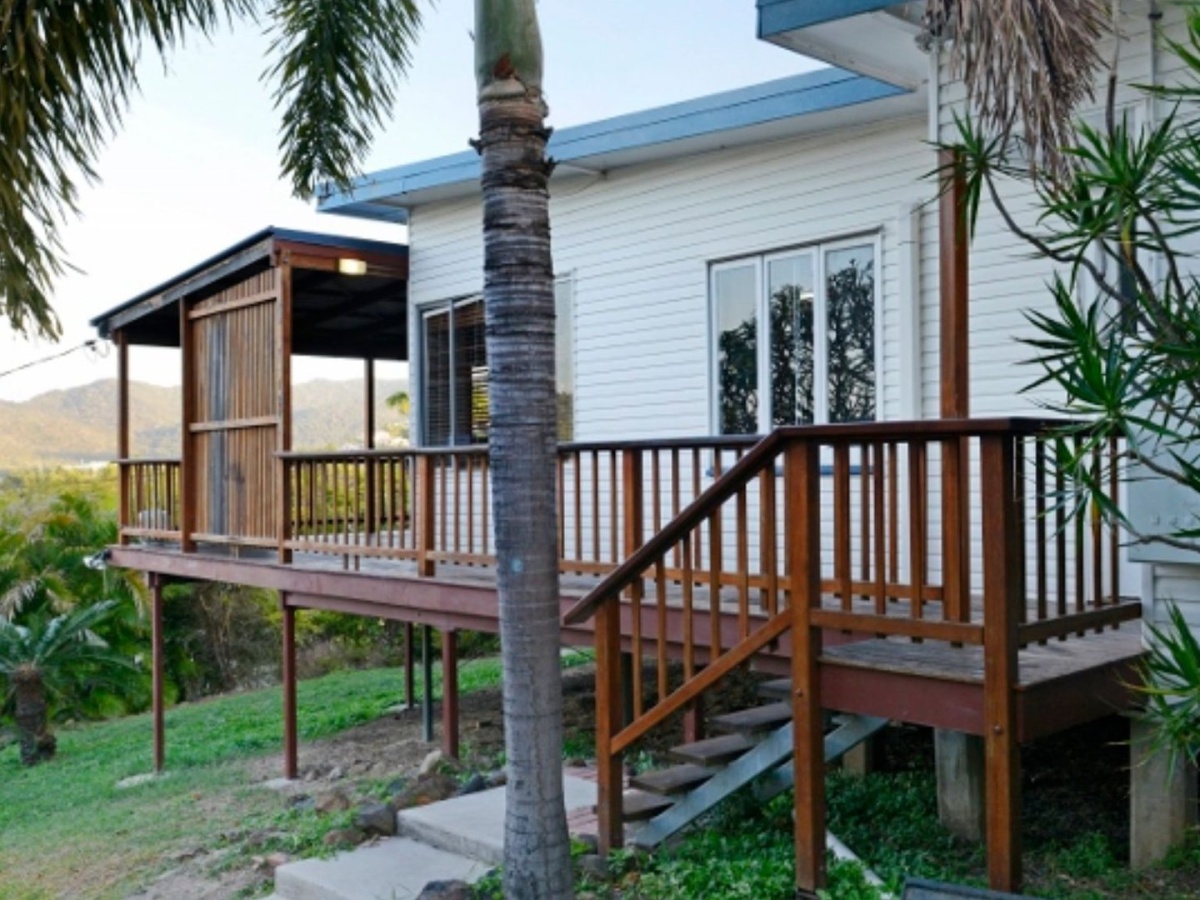 Airlie Getaway Views