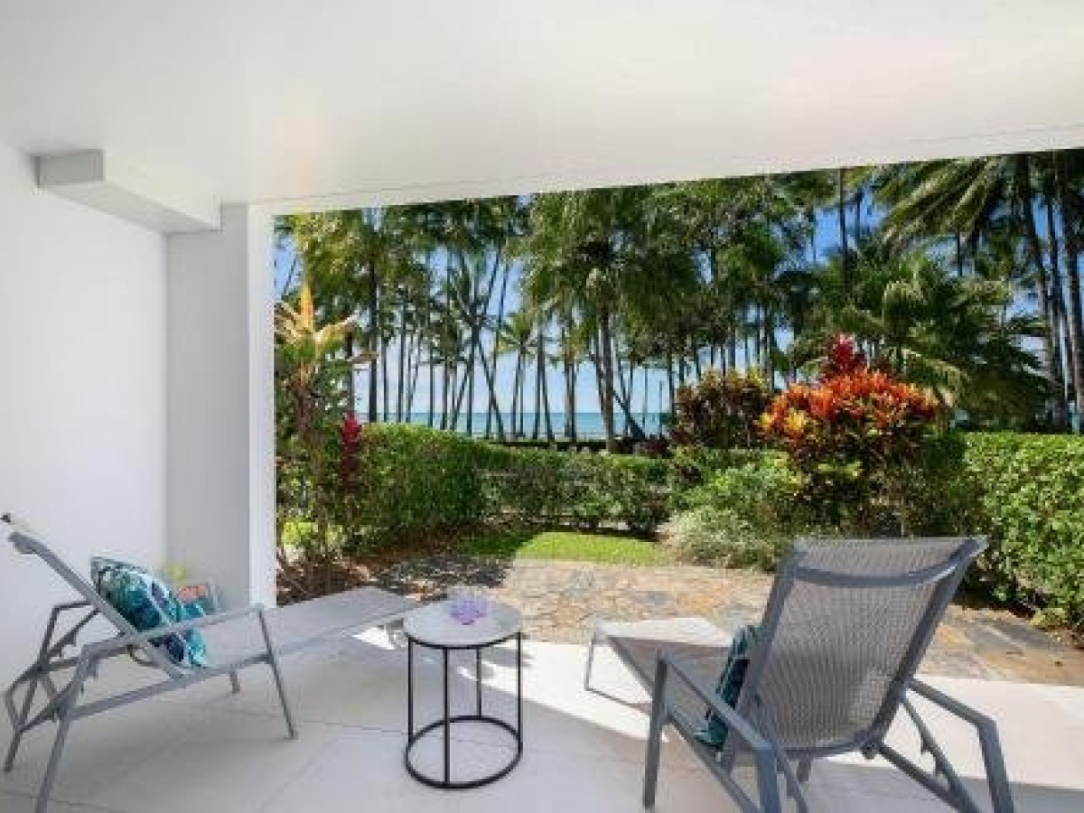 Belle Escapes – Absolute Beachfront 3 Bedroom Apartment Alamanda Resort “21”